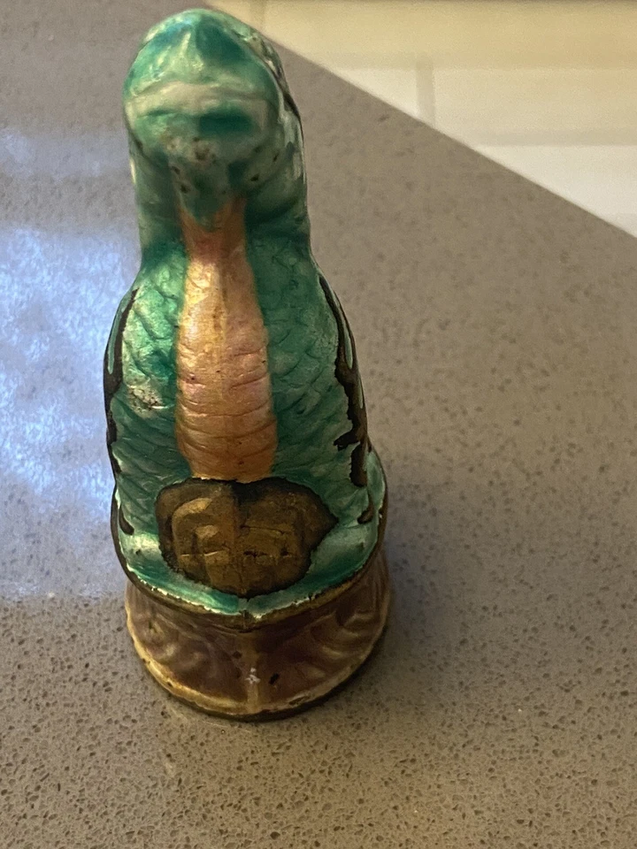 Dragón chino esmalte sobre bronce verde y rosa c. 1930 Foto 2 de 4