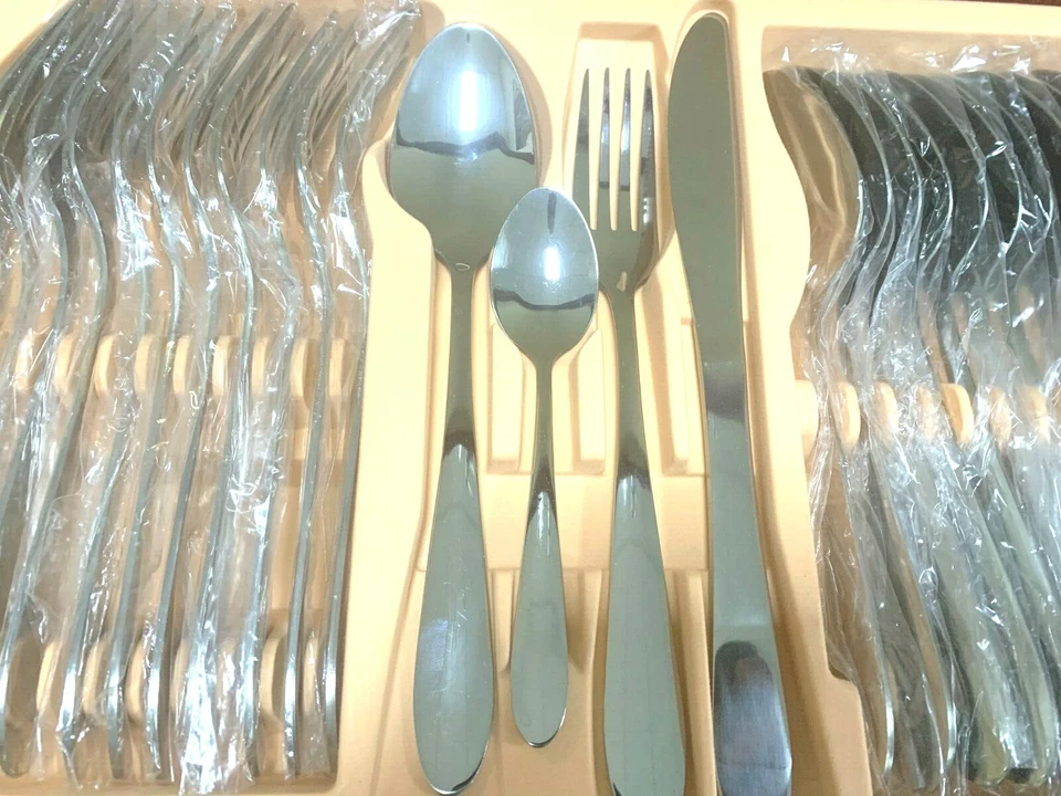 High Quality 72pc Stainless Steel Cutlery & Servers in Shiny Wooden Cary Case  - Image 2 of 4