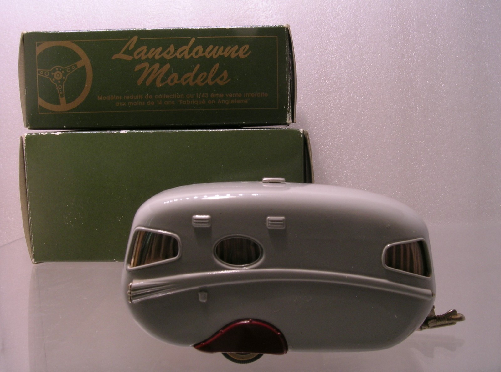 Foto 6 van LANSDOWNE MODELS  SET LDM 12X+17X  AUSTIN A 105 WESTMINSTER + WILLERBY CARAVAN.
