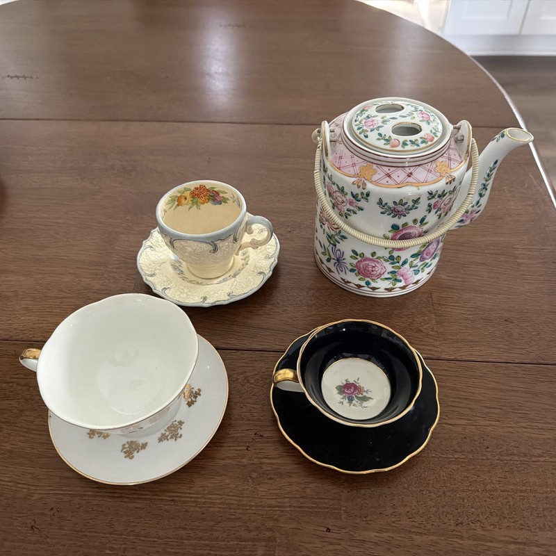 Lot Of 4 Antique And Vintage Tea Cups Saucers with Tea Pot