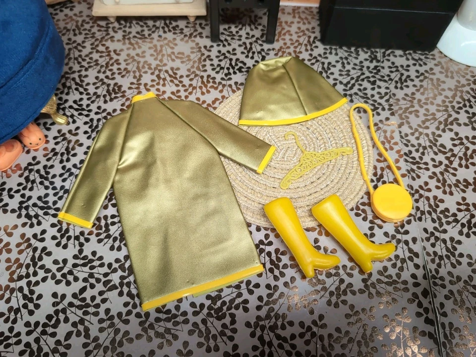 Capa de chuva e chapéu combinando vintage Mego Maddie Mod "Slick Chick" #1726 ++ - Imagem 3 de 4