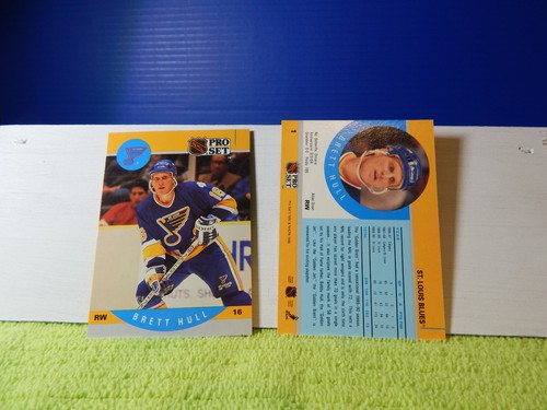 Brett Hull #1 1990 Pro Set card
