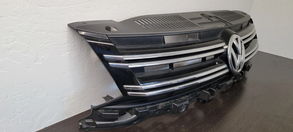 Parachoques delantero Volkswagen Tiguan VW 2012-2017 parrilla superior negro 5N0853653F OEM Foto 3 de 4