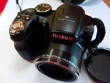 Fujifilm FinePix S2950 14MP Black Compact Camera 18x Zoom Flash + Bag