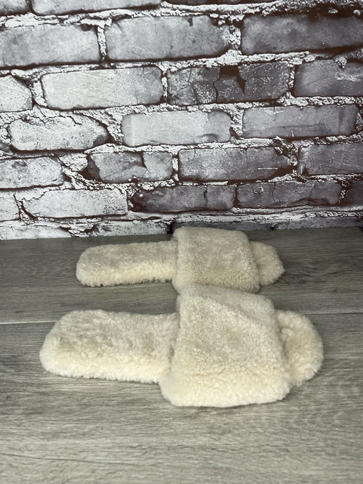 Raye Sherp Ivory Cream Faux Fur Slippers Casual Sandals Women’s Sz 7M US/38EU - Image 3 of 4