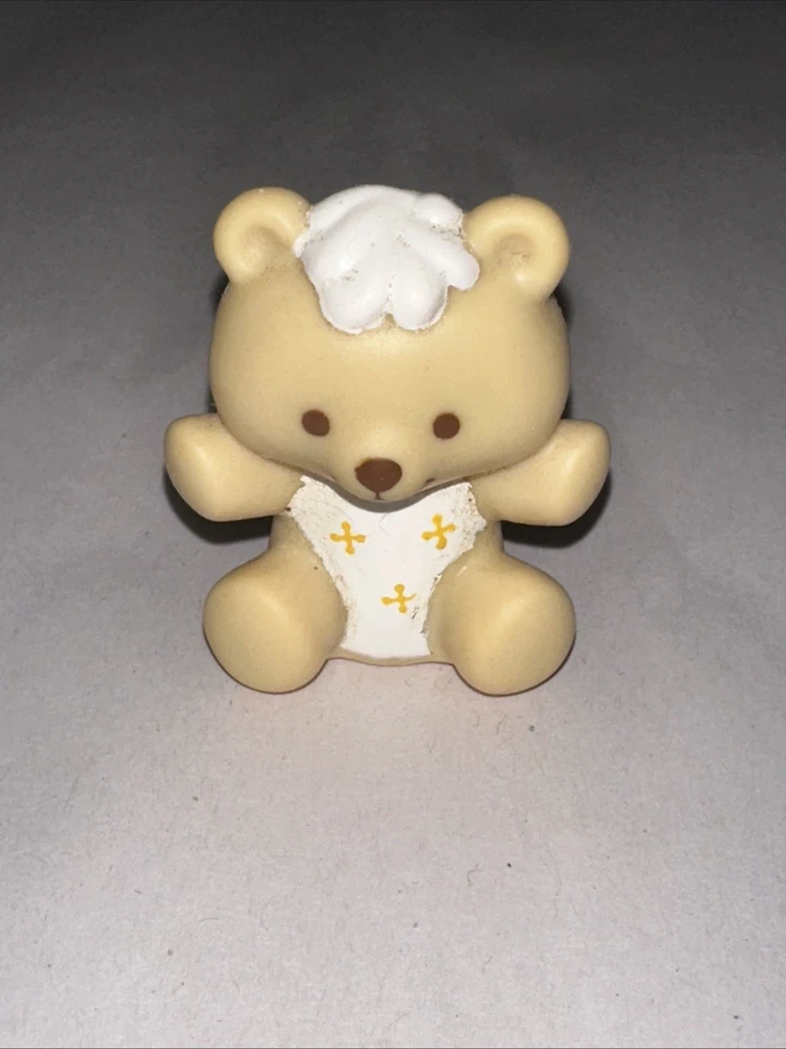 Muñeca y oso de gelatina de mantequilla de pastel corto de fresa vintage Foto 4 de 4