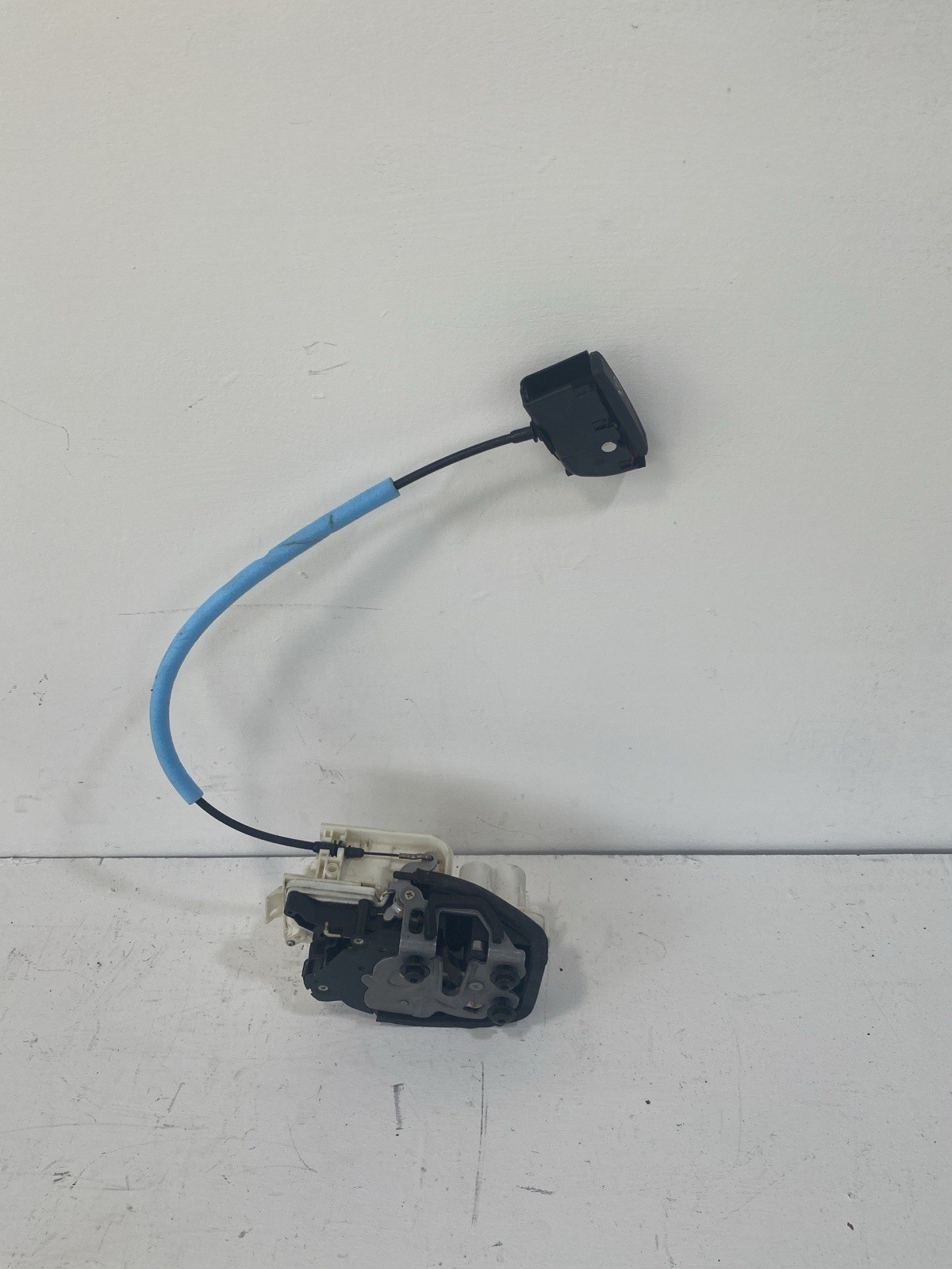 Right Passenger Door Latch Lock Actuator Release Handle 51218497862 BMW i8 14-20
