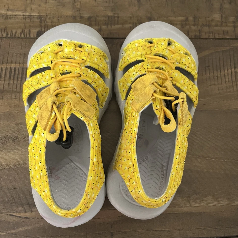Keen Newport H2 Zapatos Juveniles Talla 13 Amarillo Cara Sonriente Sandalias Senderismo Agua Foto 4 de 4