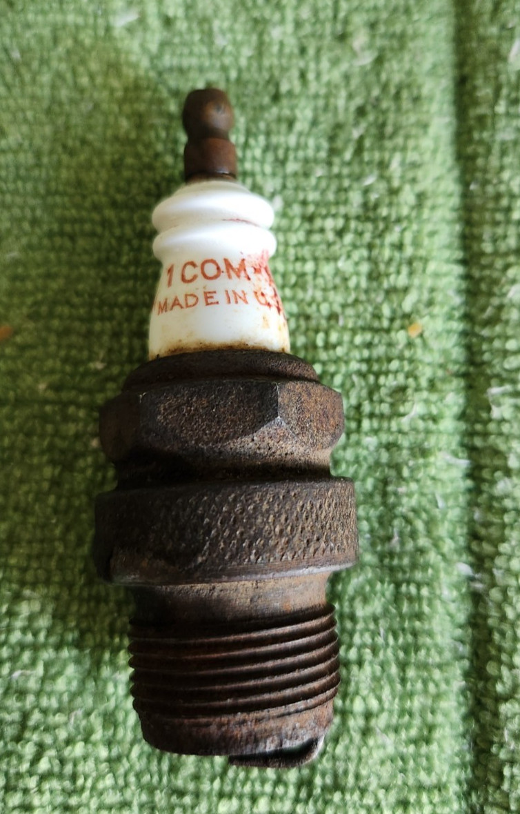 Champion - 1 COM Spark Plug  Vintage 7/8 Thread