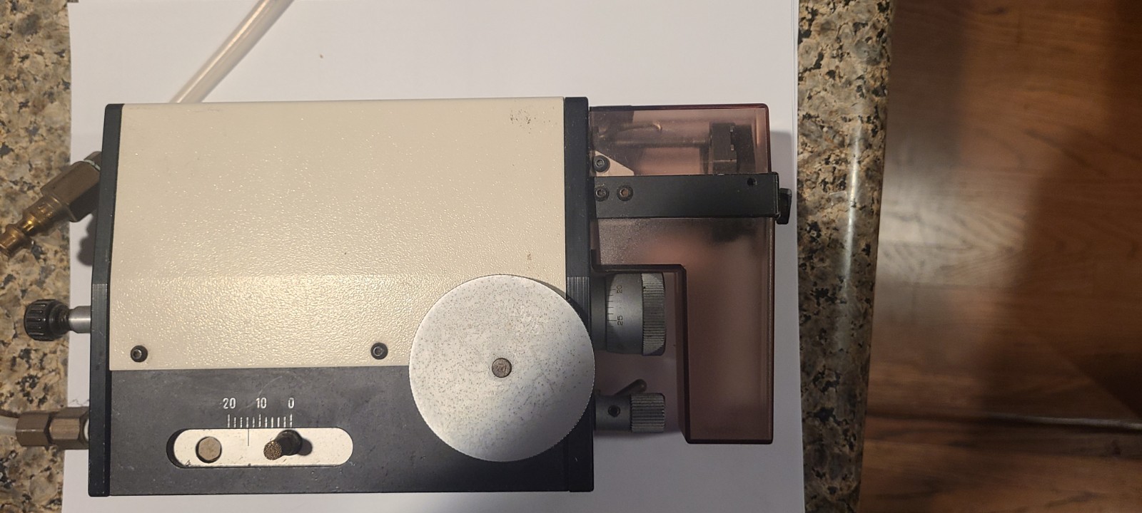 Schleuniger 2115 Unistripp using compress air