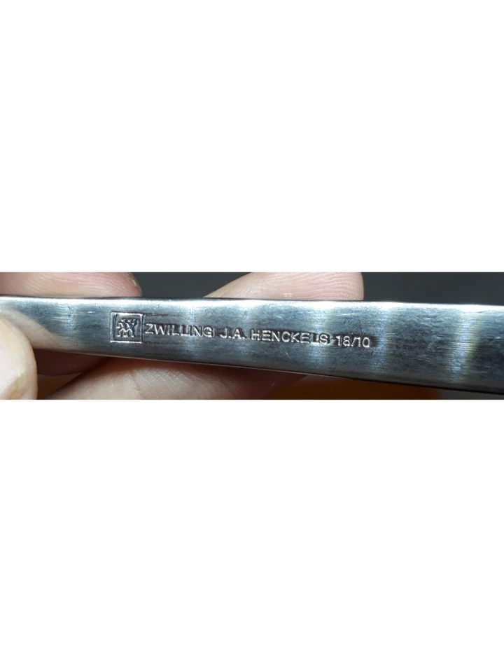 Coltello da burro vintage ZWILLING J.A. HENCKELS 18/10 Germania posate in acc... - Immagine 3 di 4