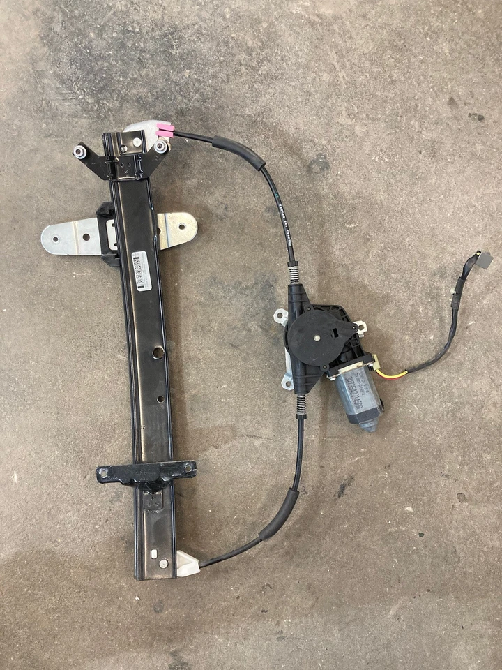 Regulador de ventana trasera izquierda Ford Crown Victoria/Mercury Grand Marquis 1992-2011 Foto 2 de 2