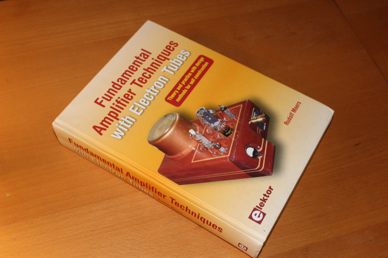 Fundamental Amplifier Techniques with Electron Tubes amplifier EL34