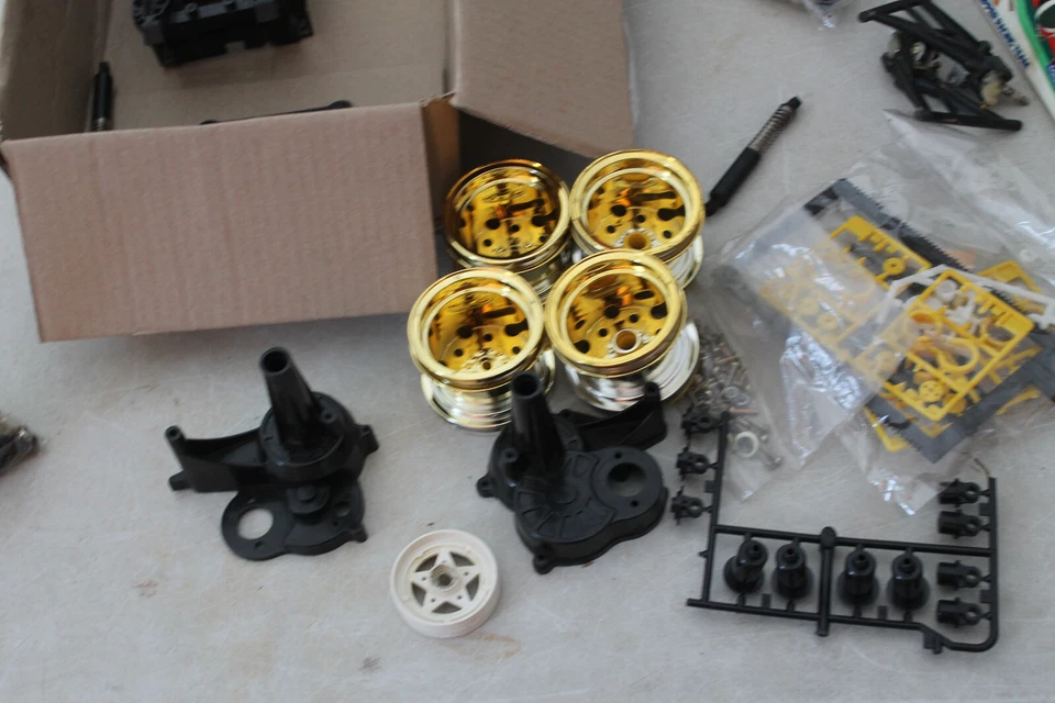 pieces Tamiya 58346-60A 1/10 RC The Grass Hopper 2WD Off-Road Buggy Kit - Photo 3/4