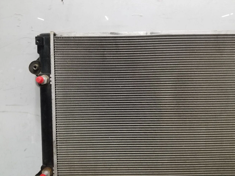 07 2007 TOYOTA FJ CRUISER 4.0L RADIATOR Foto 3 de 4