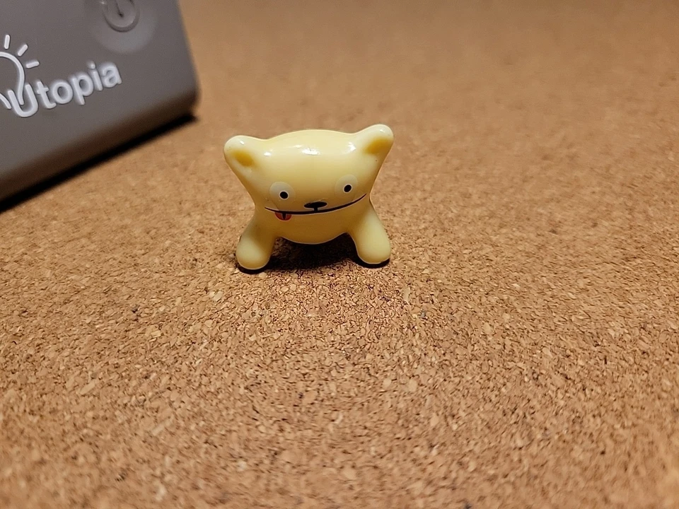 Critterz 黄色猫公仔微型动漫卡通玩具 — 第 3/3 张图片