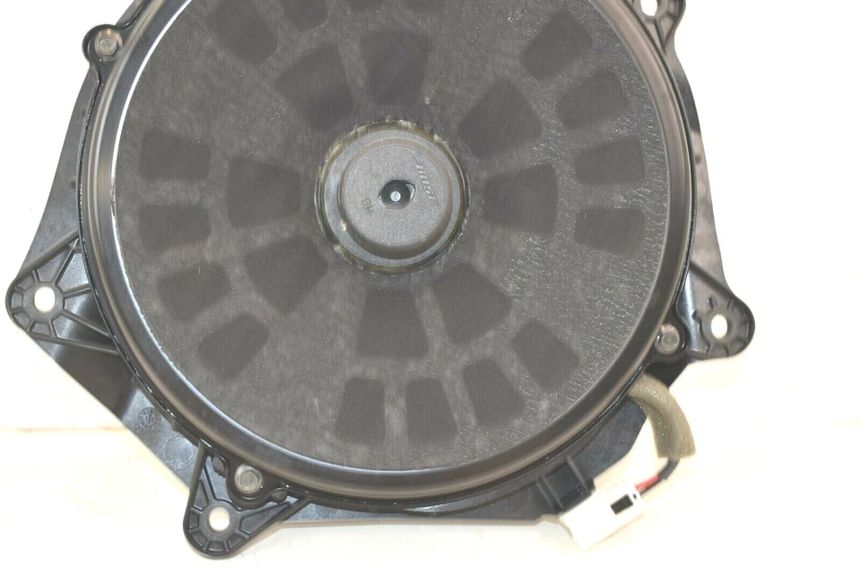 Infiniti G37x 2008-2013 OEM altavoz subwoofer puerta pasajero lado derecho delantero Foto 3 de 4