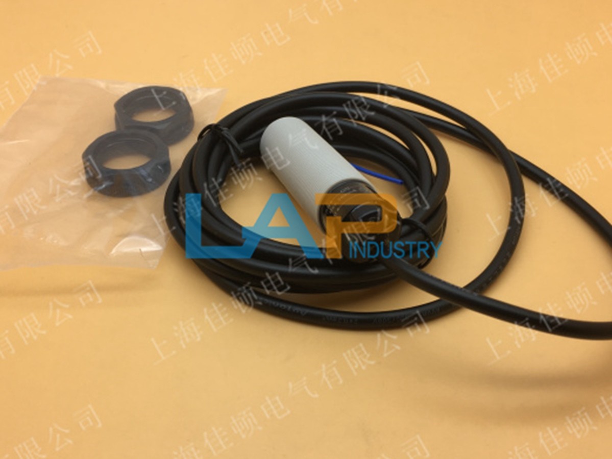 1PC Autonics CR18-8AC CR188AC Proximity Switch New