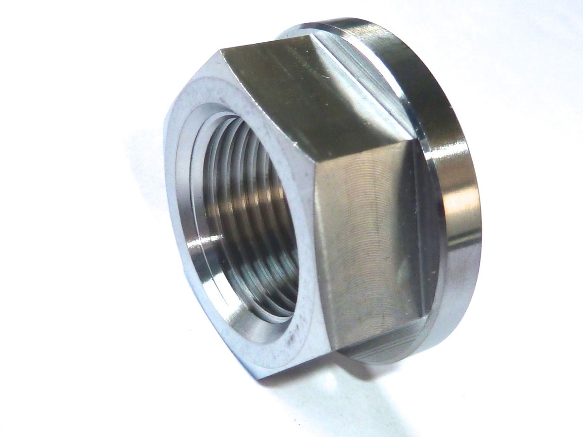Suzuki GSXR750 L1-L9 FRONT AXLE FLANGED NUT TITANIUM M20X1.5