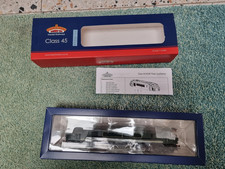 Bachmann Branch Line Class 45 32-679 Diesel Locomotive D95 BR Green
