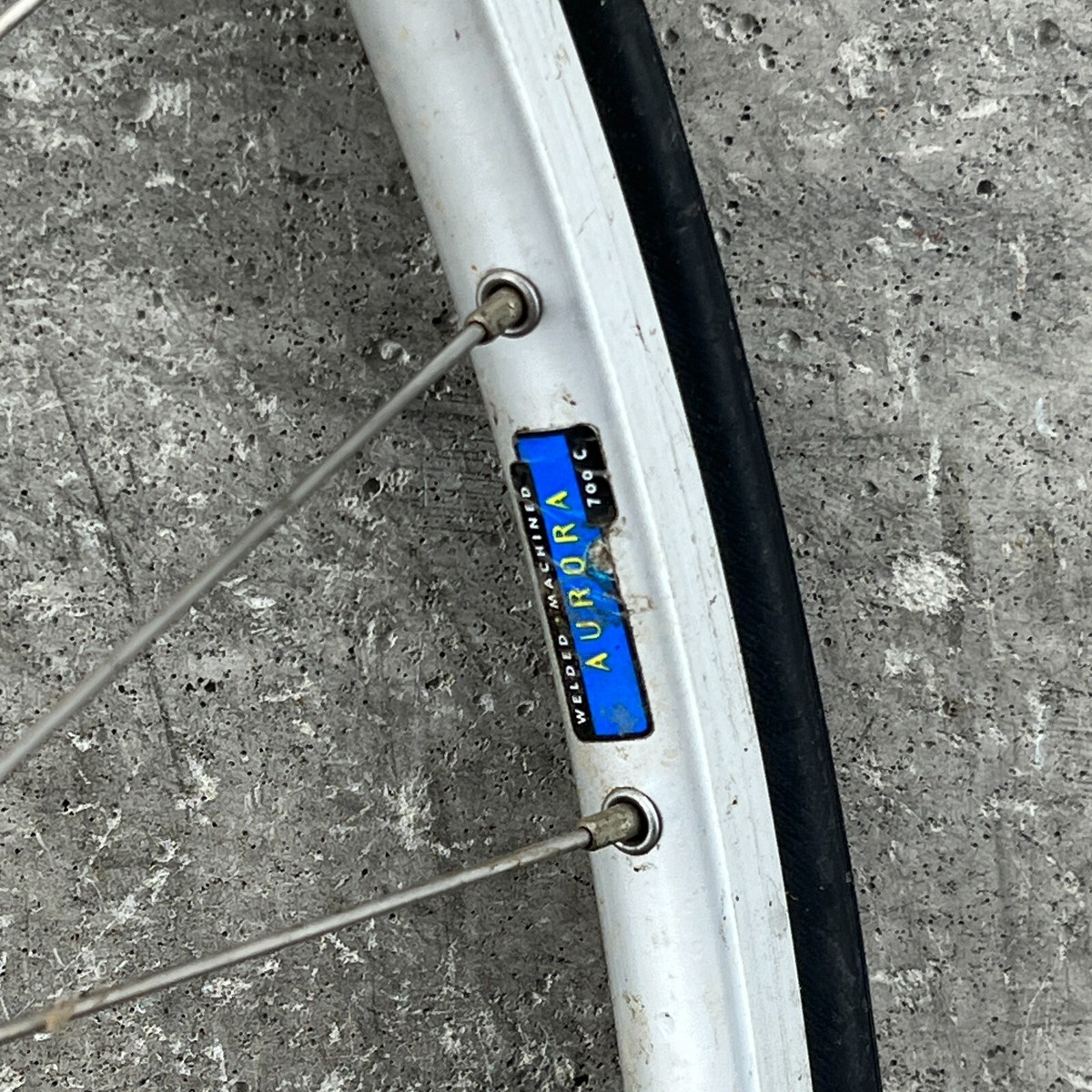 Vintage Matrix Aurora 700c Front Wheel Shimano HB-A410 RSX