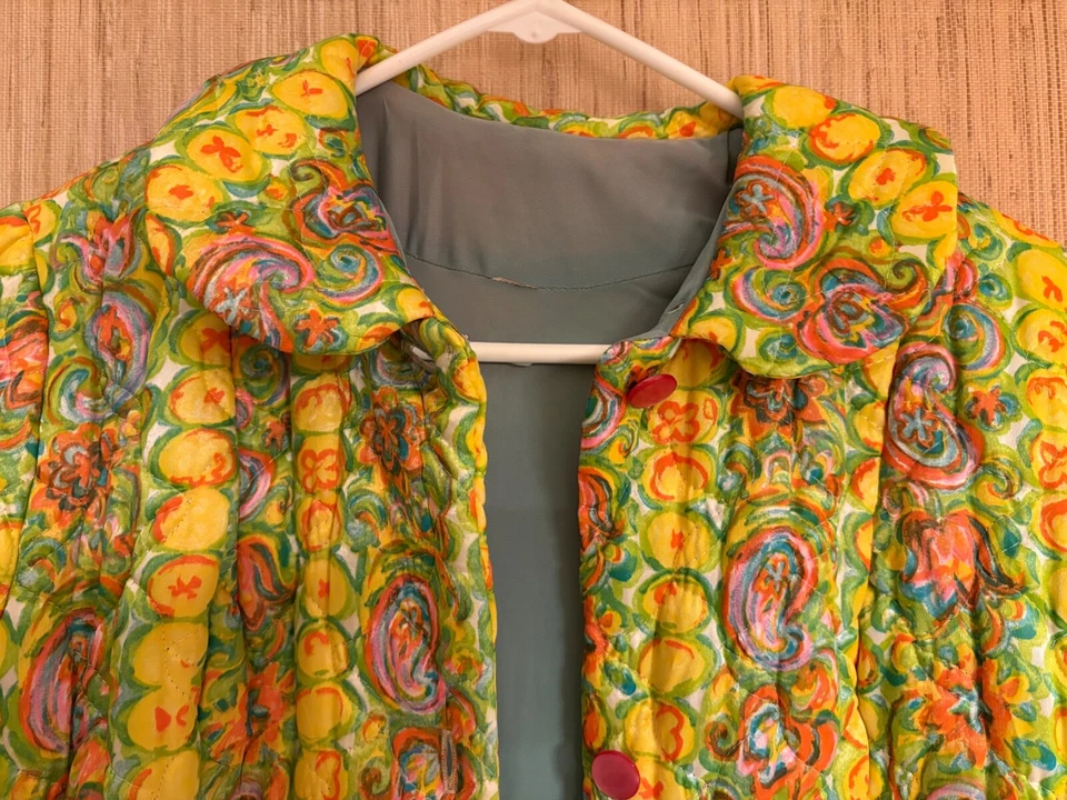 RARO De Colección Años 60 70 Psicodélico Acolchado Abrigo Bata M/L Bolsillos Abotonables Foto 3 de 4