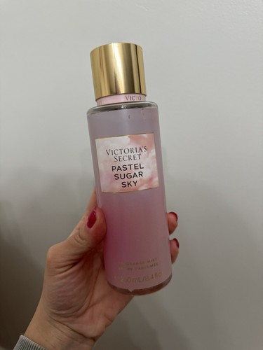 VICTORIAS SECRET Pastel Sugar Sky Limited Edition Into the Clouds Fragrance - Picture 2 of 2