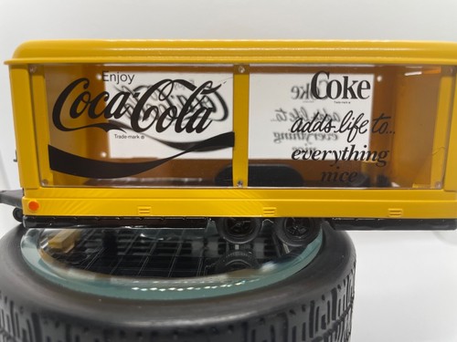 M2 ENCLOSED CAR TRAILER COCA-COLA - 1/64 - LOOSE - Picture 10 of 11