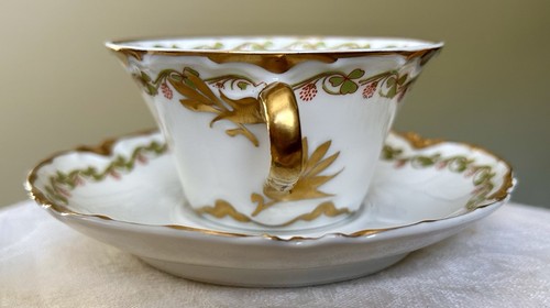 Antigua taza y platillo Haviland Limoges Francia hoja de trébol plano Demitasse COMO NUEVO - Imagen 2 de 10