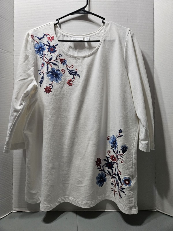 D & Co Size L Multicolored Flower Denim + Company