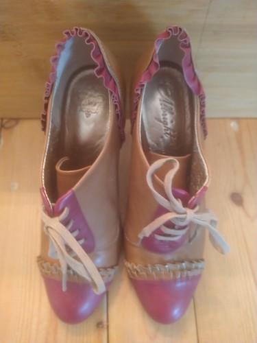 Anthropologie Miss Albright Sz. 8.5 Oxford lace-up heels with ruffle details - Picture 3 of 10