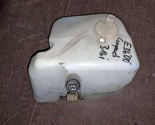 BMW E36 316i Bj.00 Wischwasserbehälter Waschwasserbehälter Pumpe 010445 010064