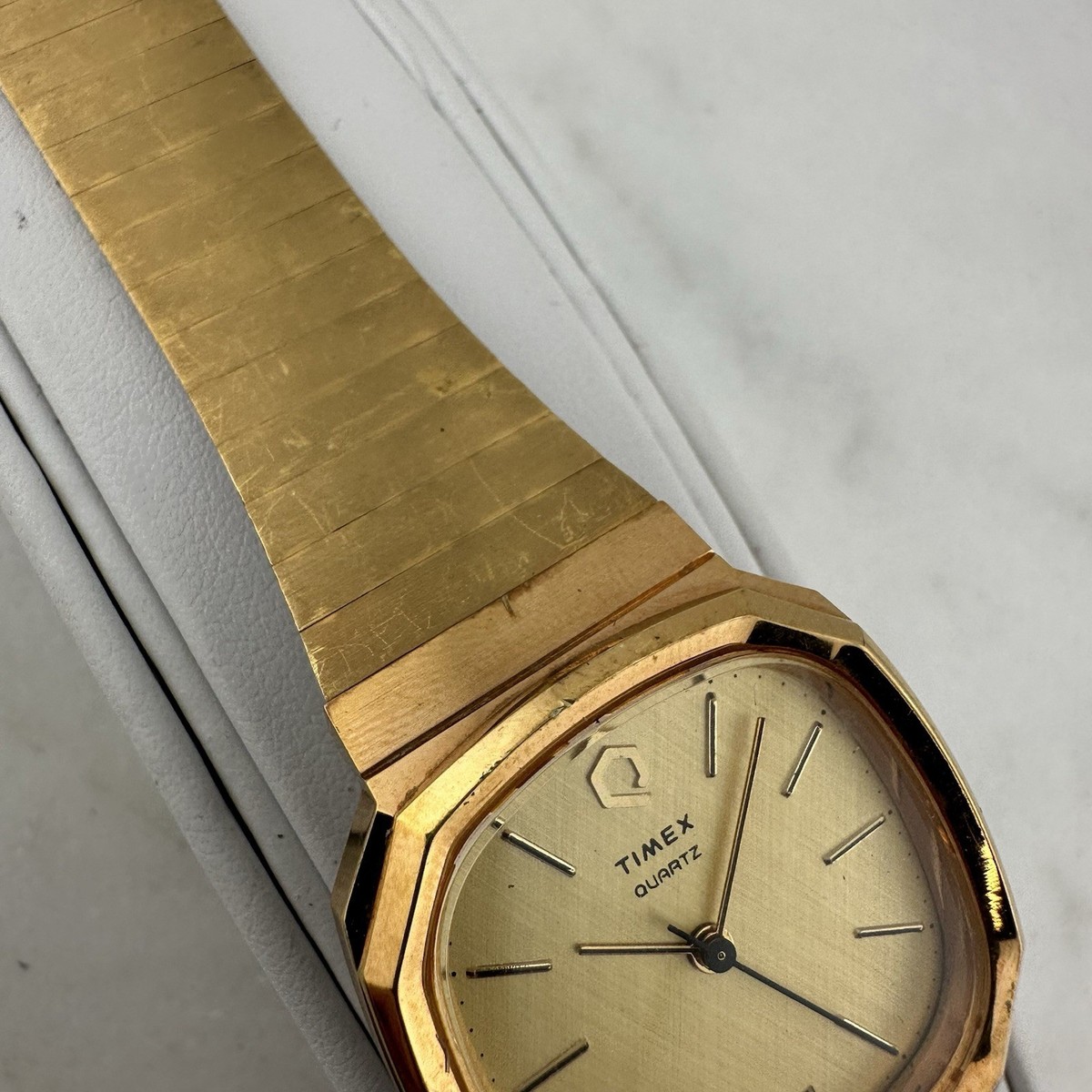 Vintage New 1982 TIMEX Q Men display picture 3