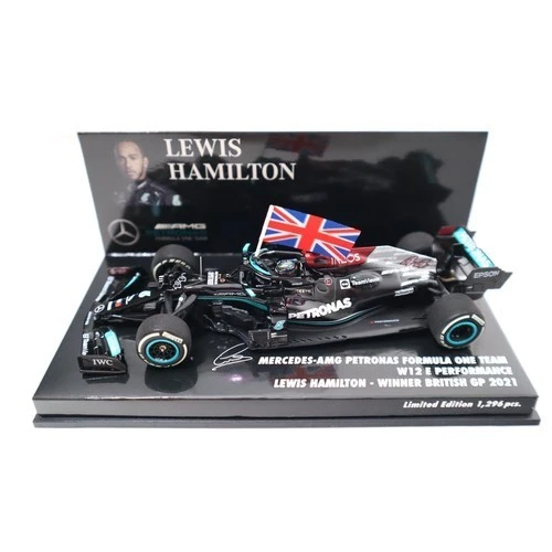 Minichamps 1:43 Lewis Hamilton Mercedes W12 Winner British GP 2021 + flag - Image 3 of 3