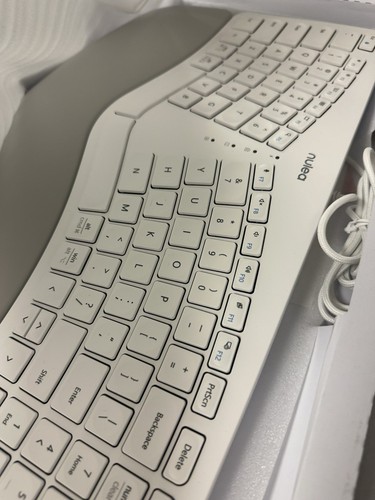 Nulea Wireless Ergonomic Keyboard, Split Keyboard with Wrist Rest, USB-C - Picture 3 of 6
