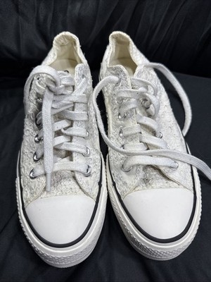Size 6.5 - Converse Chuck Taylor All Star Low Optical White vintage sneaker.