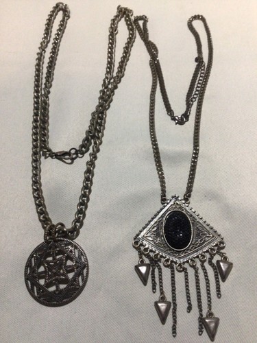 Two Vintage Pendant Necklaces Silver-tone 13” & 18” - Picture 2 of 7