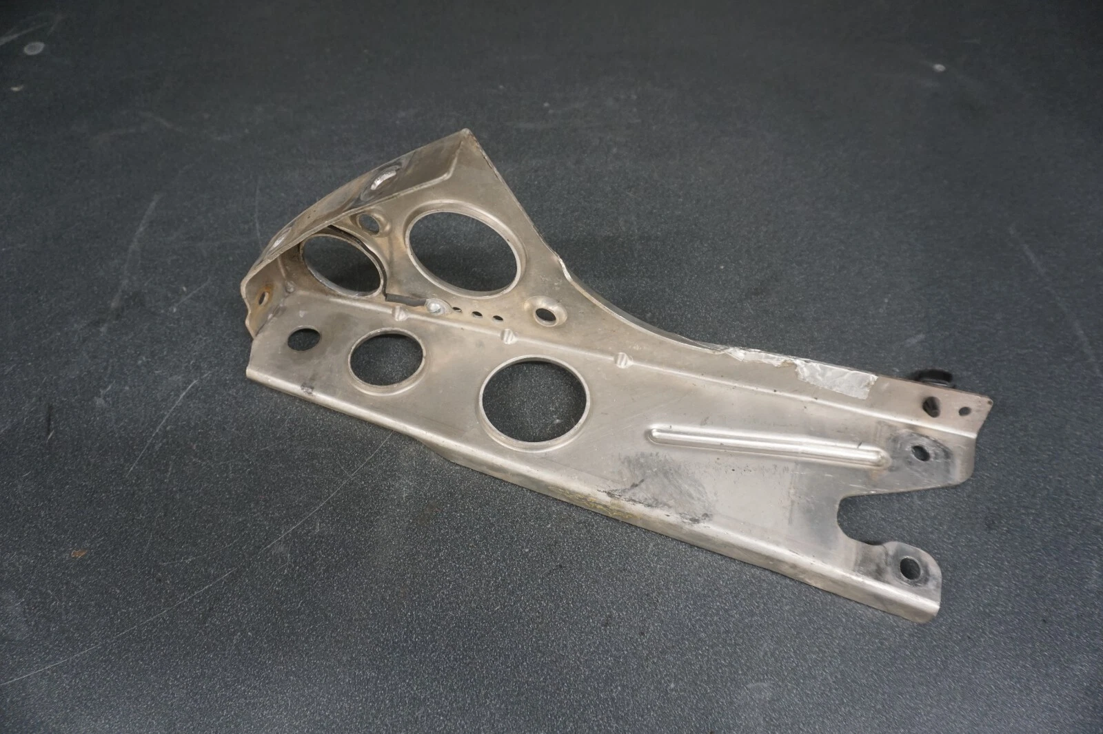 2000-2004 Ski-Doo Legend Summit MXZ 700 OEM Left Hand Belly Pan Support Bracket
