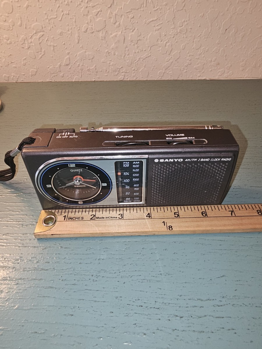 動作品 サンヨー 2バンド（AM,FM)ラジオ DJ1000 PR5200 動作品