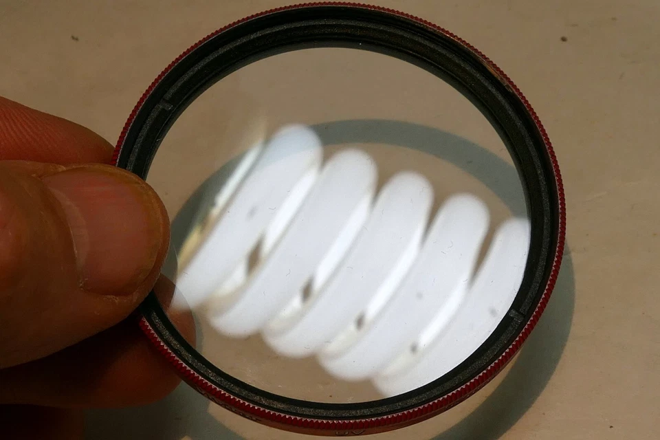 Vivitar 52mm L39 Filter UV 0720512 with Red Rim - Image 3 of 4