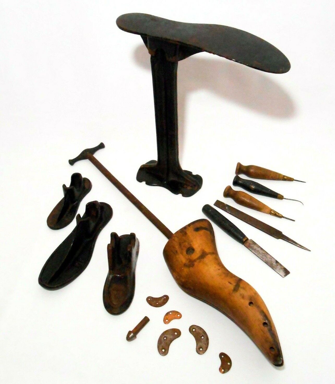 LATE 19THEARLY 20TH C ANTIQUE CAST IRON amp WOOD COBBLER039S SHOE  REPAIR TOOL SET  eBay