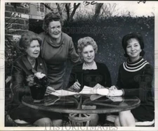 1968 Press Photo Mrs. Rodney D. Toups and company - noo78186