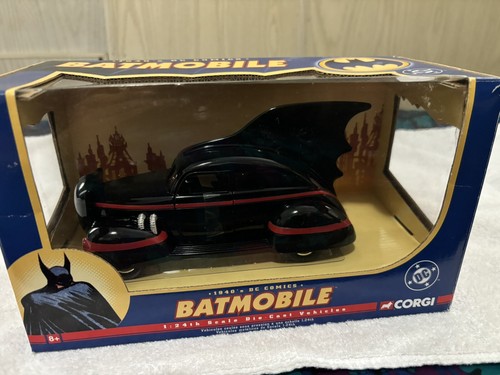 Corgi Batman 1940's BATMOBILE 1:24 Scale Diecast DC Comics 77506 NEW