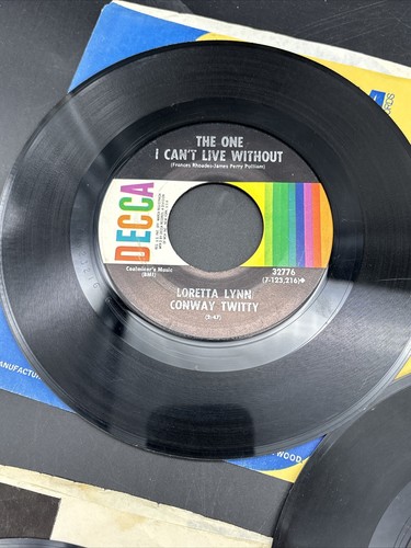 5- Loretta Lynn 45 Vinyl Records, Conway Twitty, Sneakin In, Fist City country m - Foto 10 di 11
