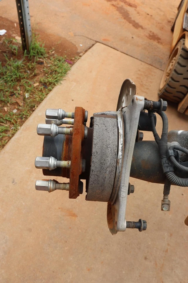 2020-2021 CHEVY SILVERADO 2500 HD 4X4 REAR AXLE DIFF ASSEMBLY 3.42 RATIO OEM - Image 2 of 4