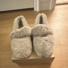 Beige Faux Fur Slip-On Women's Slippers Comfort Lined Round Toe