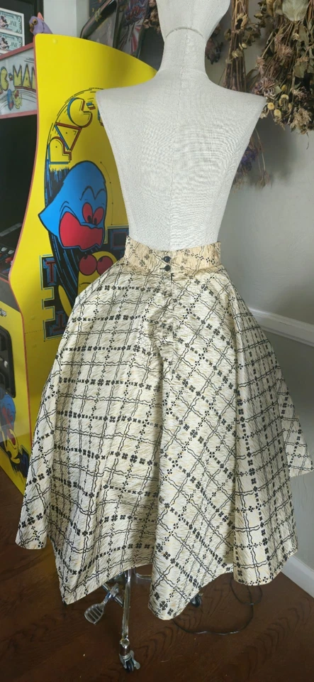 Falda circular vintage 1950 fruncida como está Foto 2 de 4