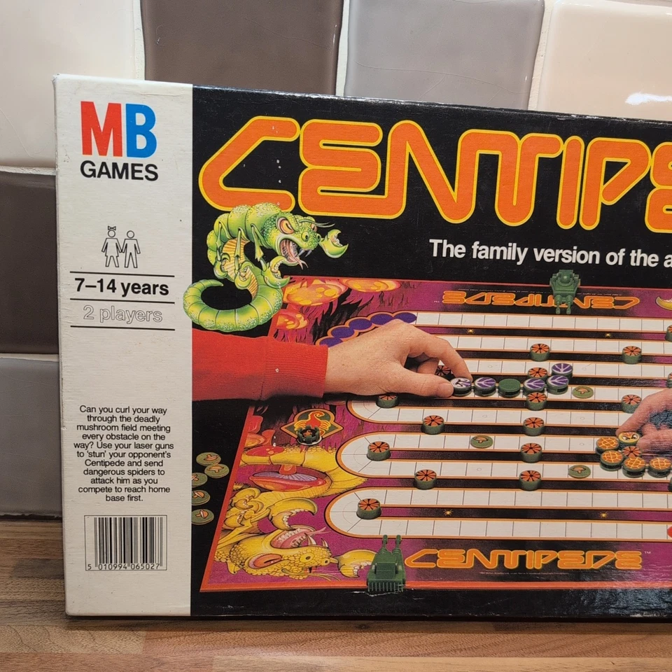 RARE VINTAGE 80S MB CENTIPEDE ARCADE BOARD GAME 1984 - Image 2 of 4