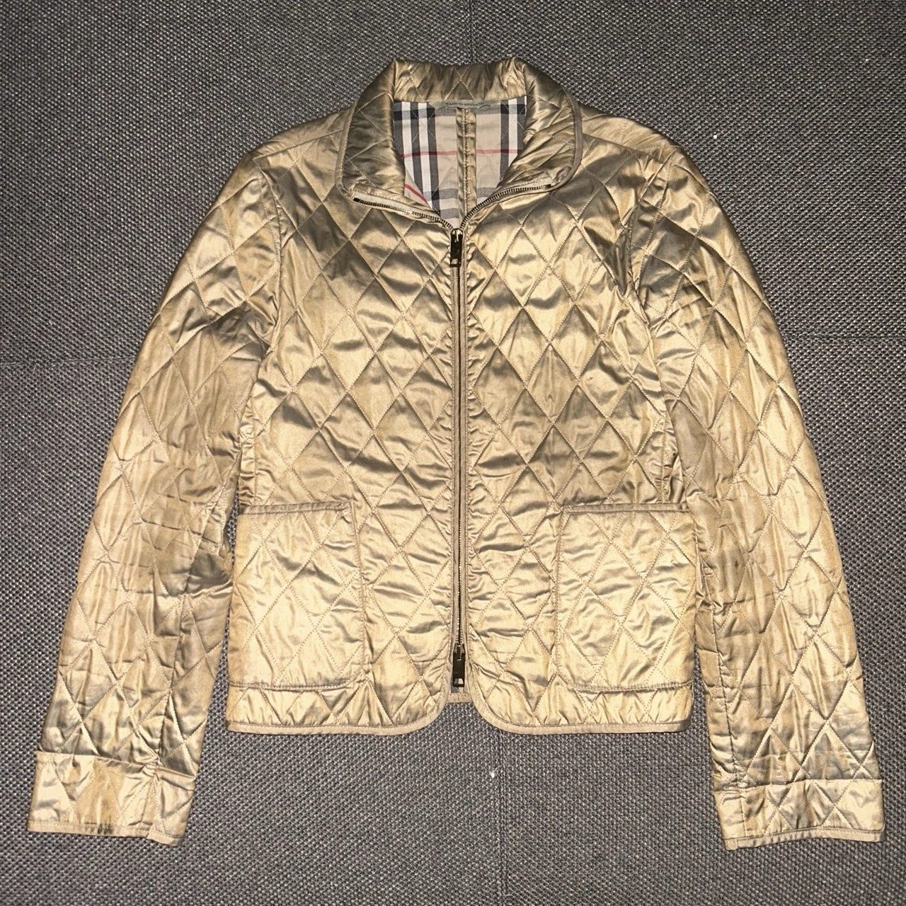 Burberry — Burberry Women’s Gold Full Zip Quilted Chore Jacket Size Small Luxury Designer S