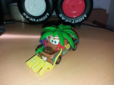 Disney Pixar Cars Hook as Francesco Fan Mattel 1:55 Metall